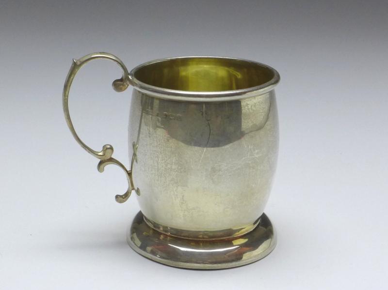Becher mit Henkel, Birmingham, 1928, 925er Sterling Silber, H: 7,3 cm, 43 g
