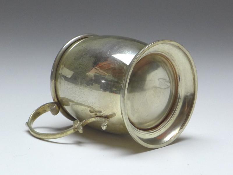 Becher mit Henkel, Birmingham, 1928, 925er Sterling Silber, H: 7,3 cm, 43 g