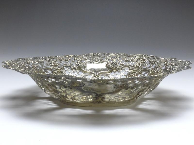 ovale Schale, Korb, Blumendekor und Durchbruchrand, 800er Silber, 5 x 26 x 20 cm, 223 g