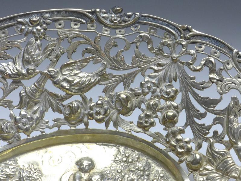 ovale Schale, 4 Putti auf einem Ast eines Apfelbaumes sitzend, 800er Silber, 4 x 24,5 x 20 cm, 271 g