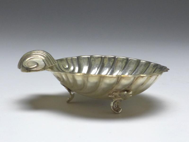 Muschelschale auf Füßchen, Kaviarschale, 925er Silber, B: 7,3 cm, 19 g
