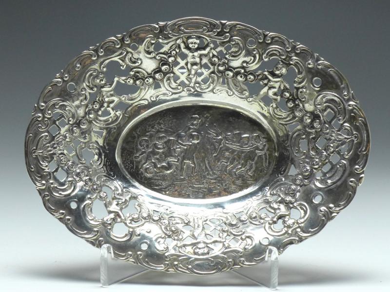 ovale Schale, Konfektschale, Rosendekor und Durchbruchrand, 800er Silber, 16,7 x 12,7 cm, 125 g