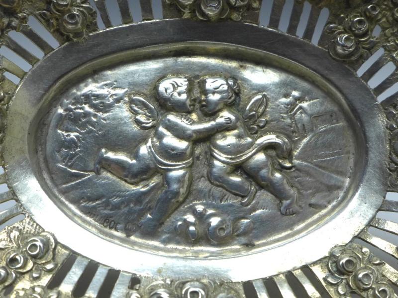 ovale Schale mit Henkel, Amoretten, Rosendekor und Durchbruchrand, 800er Silber, 11,5 x 10 cm, 63 g