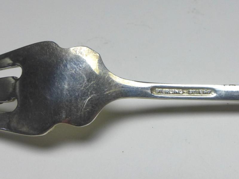 Gabel, Dekor Repoussé, Griff 925er Sterling Silber, Stieff, USA, L: 15,5 cm
