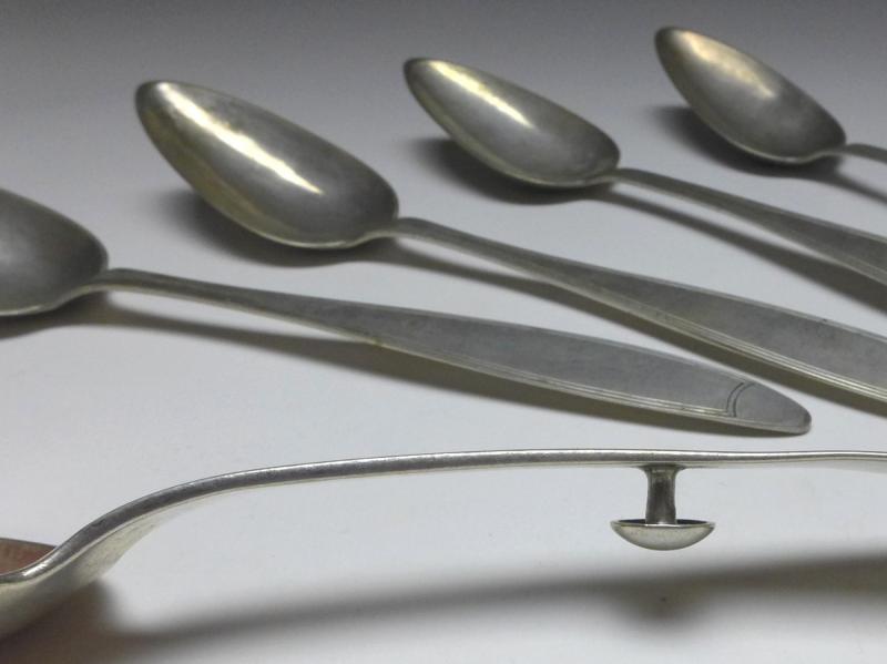 Set 5 alte Löffel: 1x Beilagelöffel, 4x Suppenlöffel, Esslöffel, 12 Lot | 10 Lot Silber, L: 28 / 22,5 cm