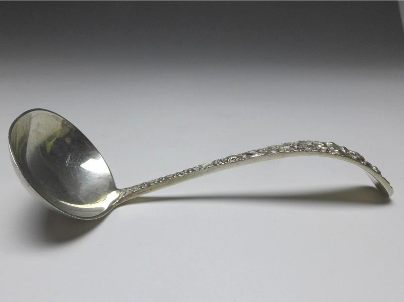 Kelle, Saucenkelle, Dekor Repoussé, 925er Sterling Silber, Stieff, USA, L: 16 cm