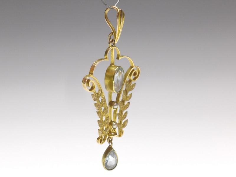 antiker Anhänger mit Steinen und Perlchen, 625er Gold, ~1900