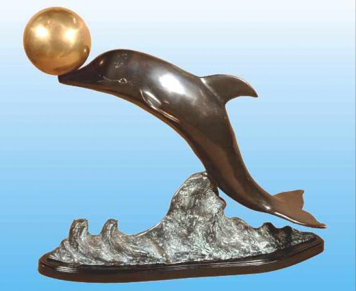 figur delphin auf welle mit ball bronze patiniert h 51 cm