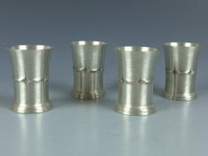 4 Schnapsbecher, Zinn, H: 6,5 cm
