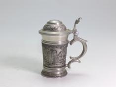 Schnapsbecher mit Deckel, BMF Zinn, Motiv Auerhahn, Hirsch, H: 7,5 cm