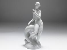 Figur Dame, Entwurf Mauritius Pfeiffer, Schwarzburger Werkstätten, H: 25,5 cm