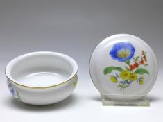 Dose, Meissen, Blumenmalerei Blume 3 , D: 9,5 cm
