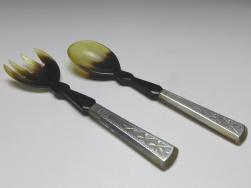 Salatbesteck 2-teilig, Laffen aus Horn, Griffe 835er Silber, L: 16,5 cm